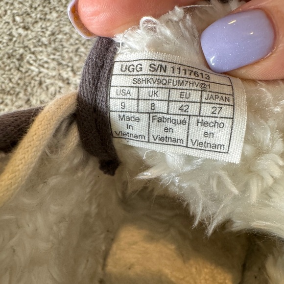 UGG Neumel Men’s Gray Fur Lined Lace Up Chukka Boot Size 9 - Picture 5 of 8